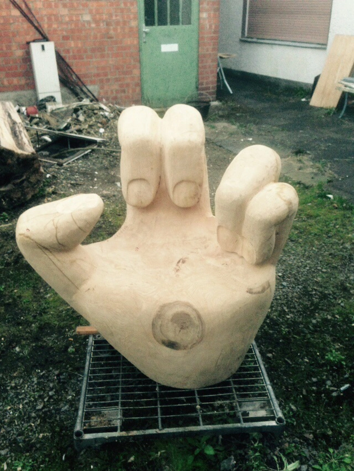 handgefertigtes Holzstück von Frank Oberste-Lehn