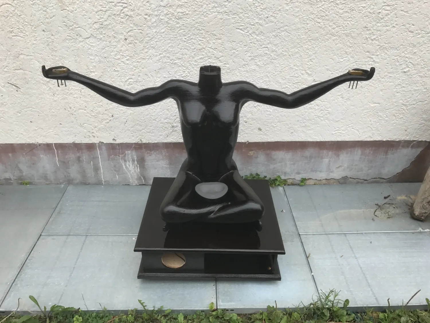 Handgefertigter TV-Ständer aus Holz von Frank Oberste-Lehn