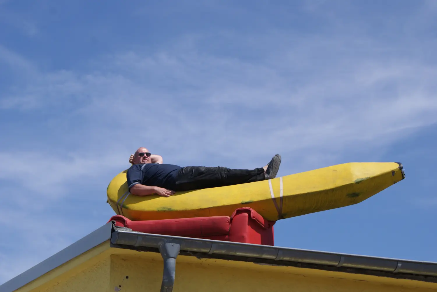 Bananensitzend von Frank Oberste-Lehn
