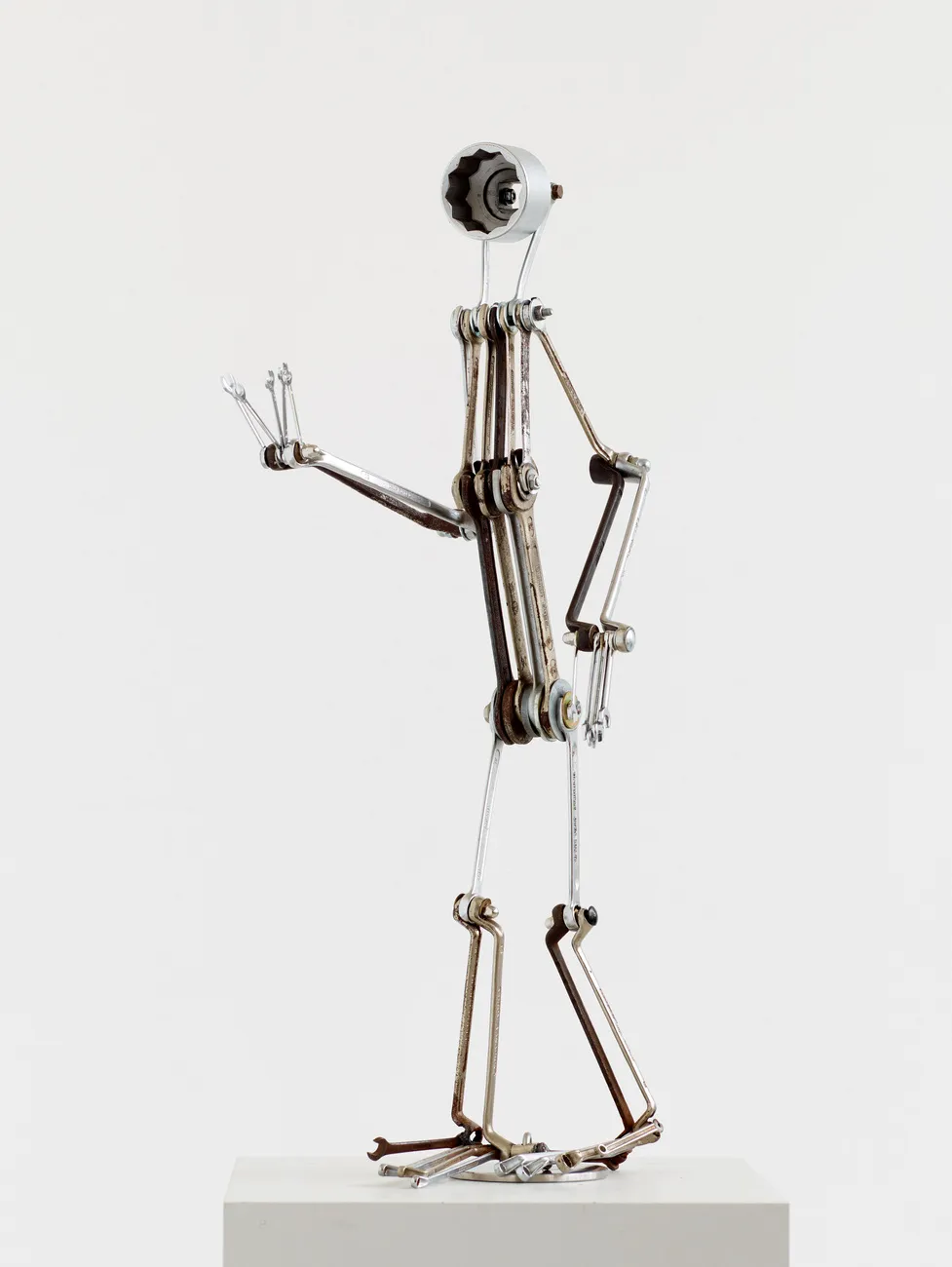 Figur / Lampen aus Schraubenschlüsseln von Frank Oberste-Lehn