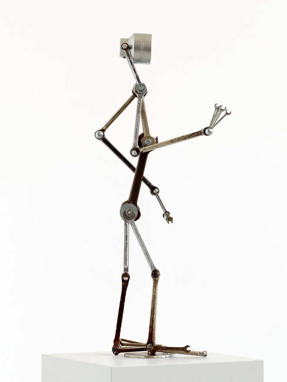 Figur / Lampen aus Schraubenschlüsseln von Frank Oberste-Lehn